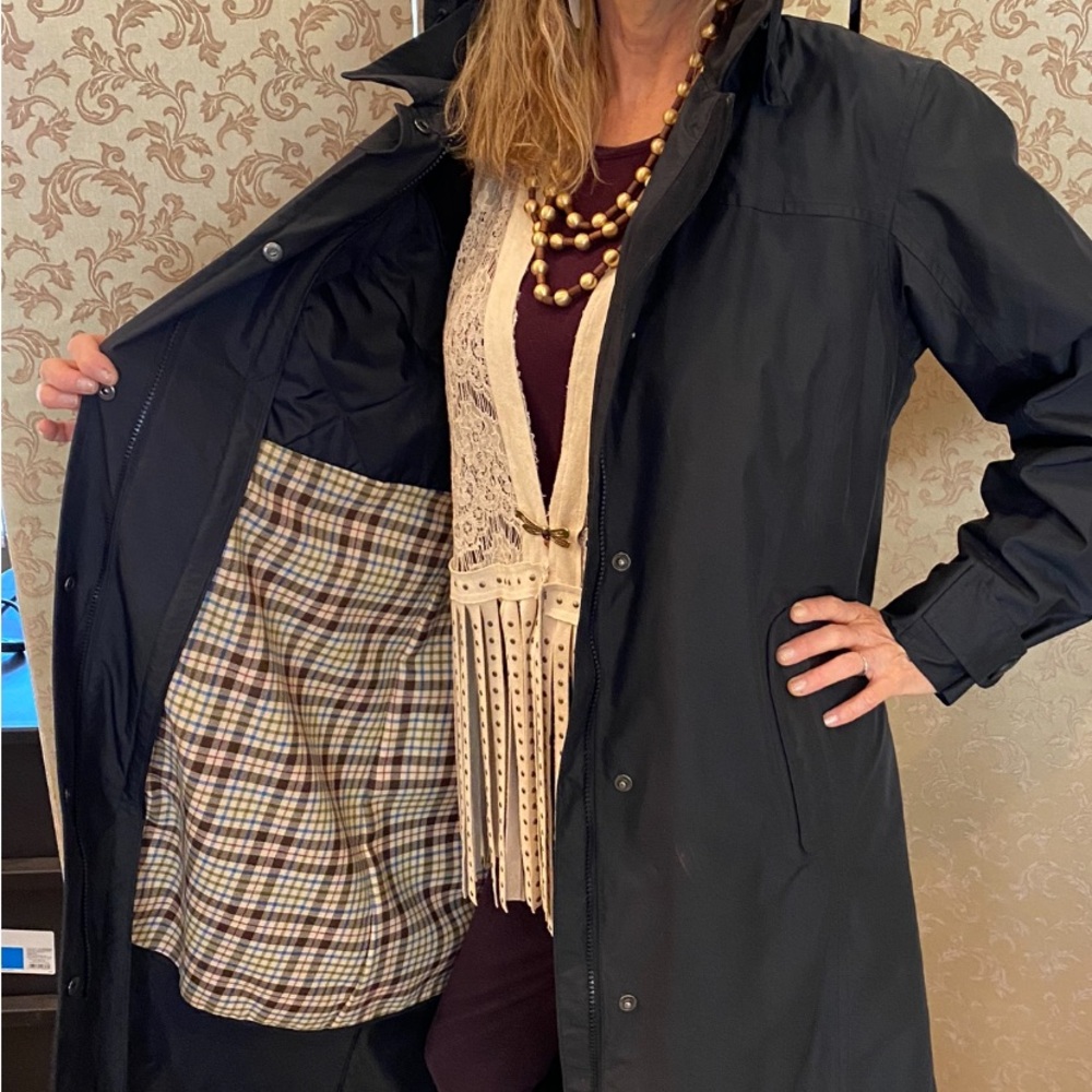 L.L. Bean, all weather jacket - Picture 2 of 5